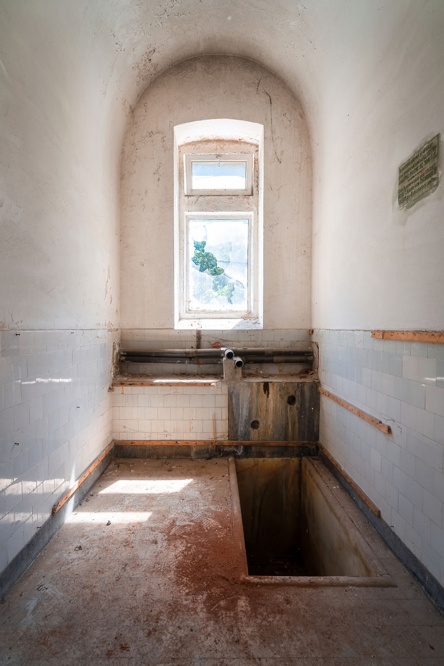 I Photographed Abandoned Buildings In One Of The Oldest Spa Resorts In The World (24 Pics) I Photographed Abandoned Buildings In One Of The Oldest Spa Resorts In The World (24 Pics)