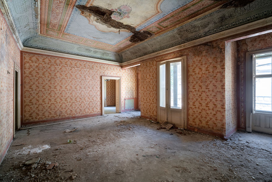 I Photographed Abandoned Buildings In One Of The Oldest Spa Resorts In The World (24 Pics) I Photographed Abandoned Buildings In One Of The Oldest Spa Resorts In The World (24 Pics)