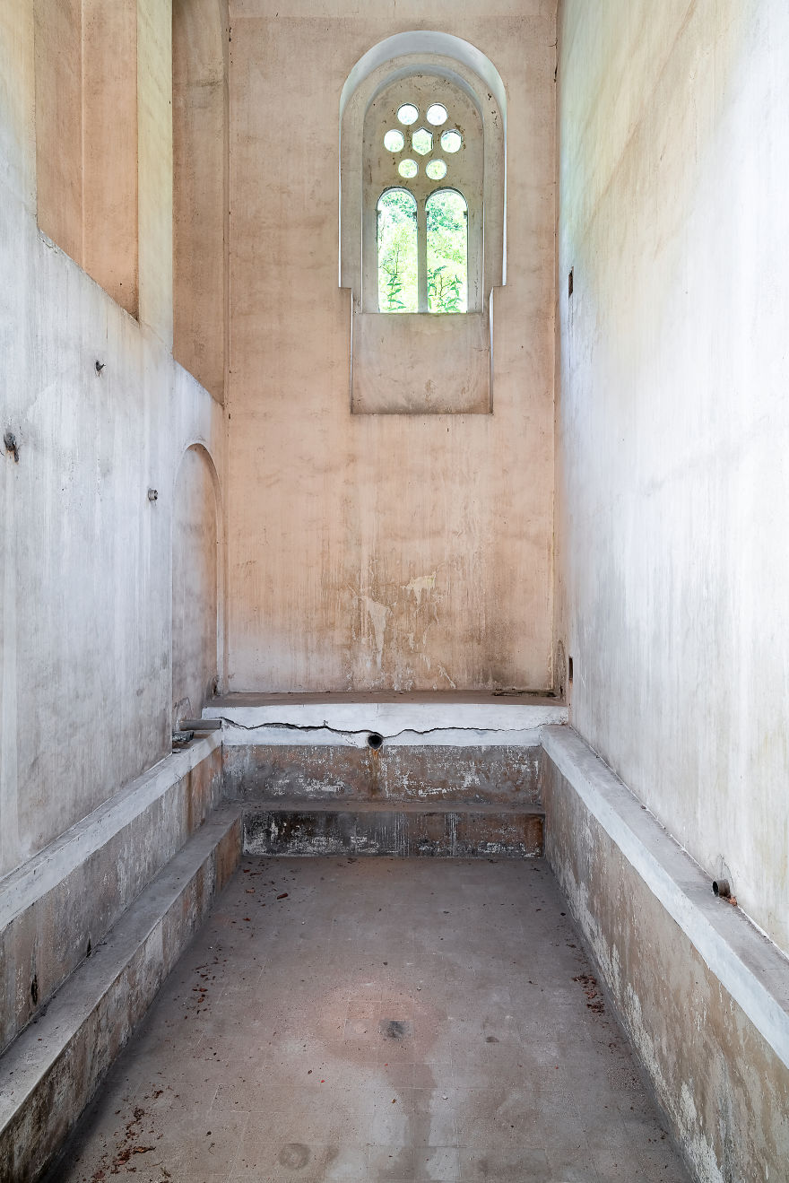 I Photographed Abandoned Buildings In One Of The Oldest Spa Resorts In The World (24 Pics) I Photographed Abandoned Buildings In One Of The Oldest Spa Resorts In The World (24 Pics)