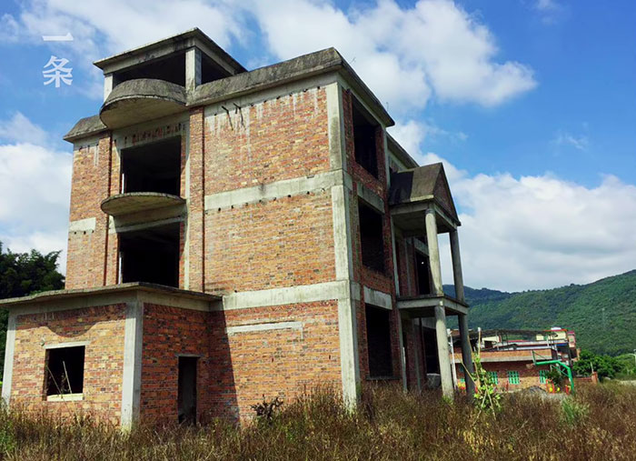 7 Girlfriends Decide To Spend The Rest Of Their Lives Together And Buy A House For $580k 7 Girlfriends Decide To Spend The Rest Of Their Lives Together And Buy A House For $580k