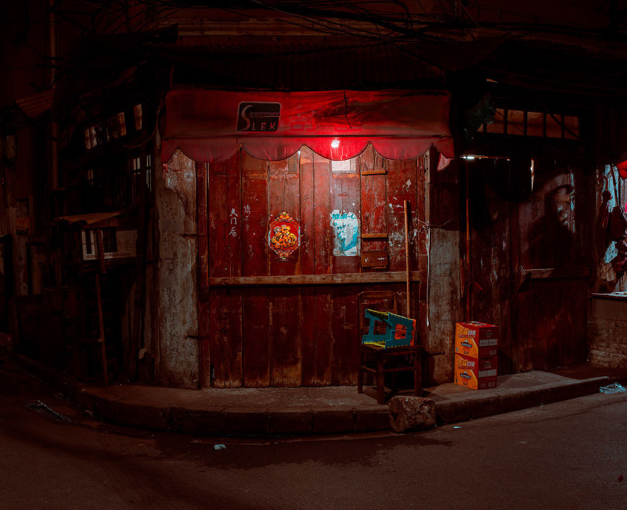 Photographer Captures Disappearing Shanghai Streets