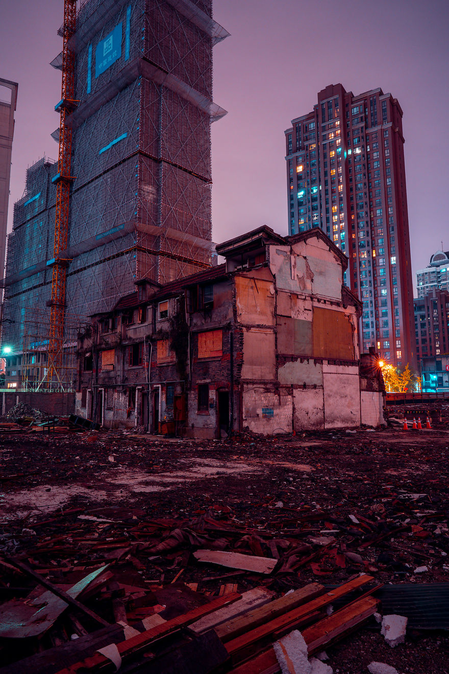 Photographer Captures Disappearing Shanghai Streets