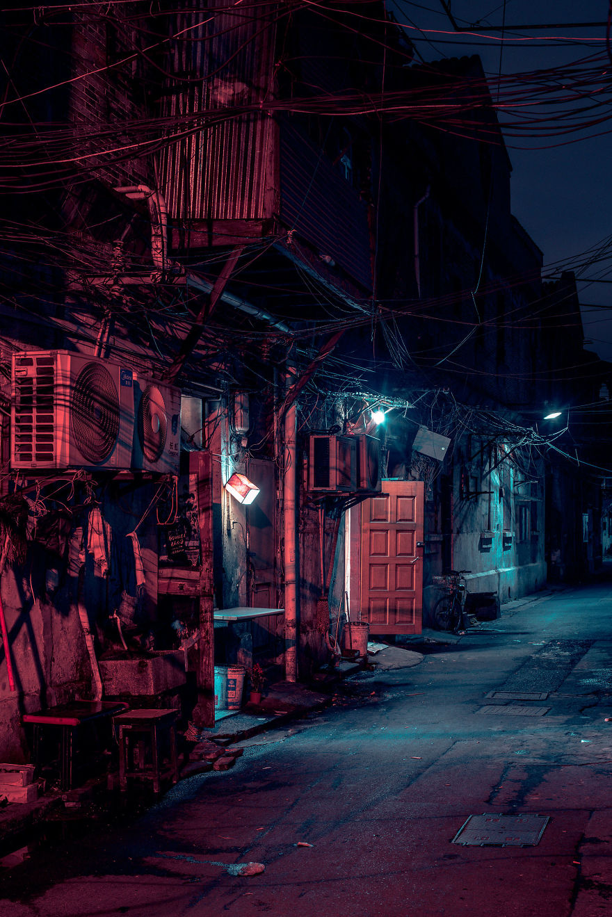 Photographer Captures Disappearing Shanghai Streets