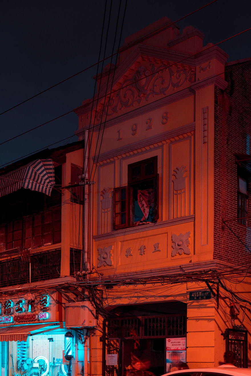 Photographer Captures Disappearing Shanghai Streets