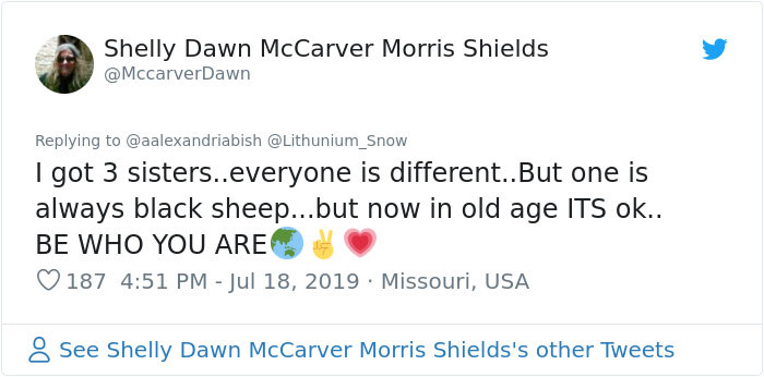 Photos Of Two Radically Different Sisters And Their Homes Are Going Viral On Twitter Photos Of Two Radically Different Sisters And Their Homes Are Going Viral On Twitter