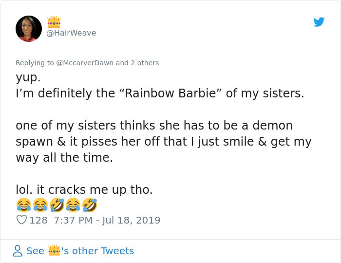 Photos Of Two Radically Different Sisters And Their Homes Are Going Viral On Twitter Photos Of Two Radically Different Sisters And Their Homes Are Going Viral On Twitter