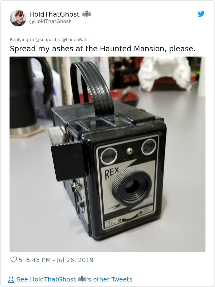 Stranger Things Fan Doesn't Know What A Darkroom Is, Goes Viral On Twitter