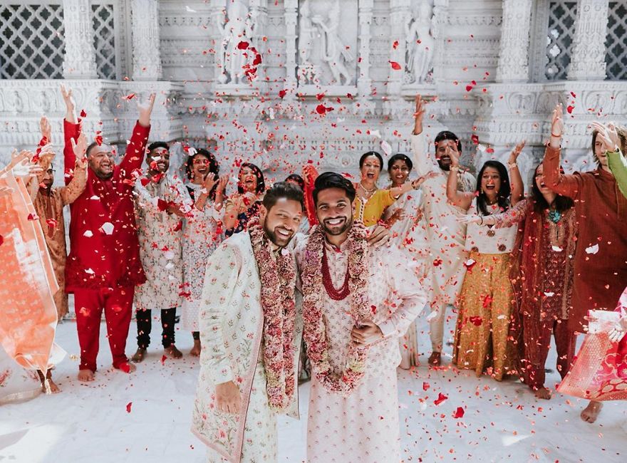 Gay Indian Couple Holds A Traditional Wedding Ceremony In A Hindu Temple, And Their Photos Go Viral Gay Indian Couple Holds A Traditional Wedding Ceremony In A Hindu Temple, And Their Photos Go Viral