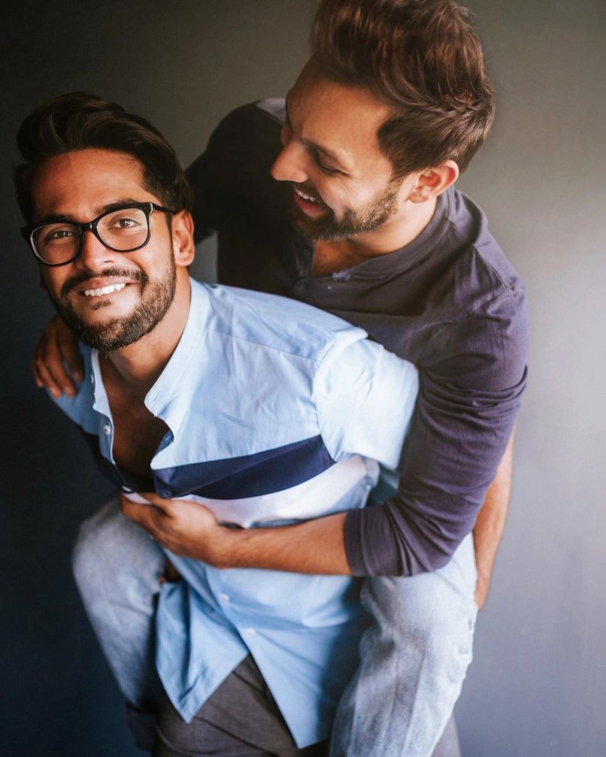 Gay Indian Couple Holds A Traditional Wedding Ceremony In A Hindu Temple, And Their Photos Go Viral Gay Indian Couple Holds A Traditional Wedding Ceremony In A Hindu Temple, And Their Photos Go Viral