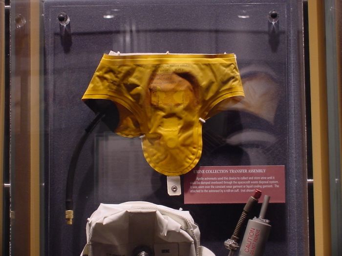 This Thread About Facts About Peeing And Pooping In Space Is Even More Entertaining Than It Sounds