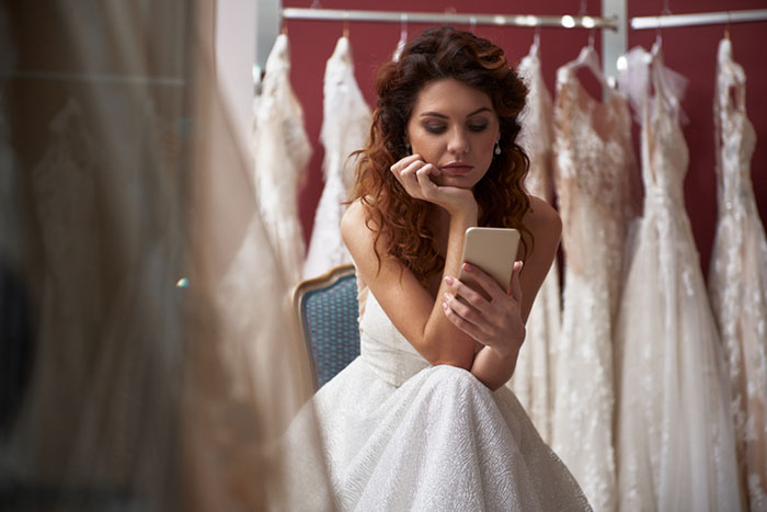 ‘Influencer’ Bride With 55K Followers Tries To Get Wedding Shot For Free, Photographers Destroy Her With Sarcastic Response ‘Influencer’ Bride With 55K Followers Tries To Get Wedding Shot For Free, Photographers Destroy Her With Sarcastic Response