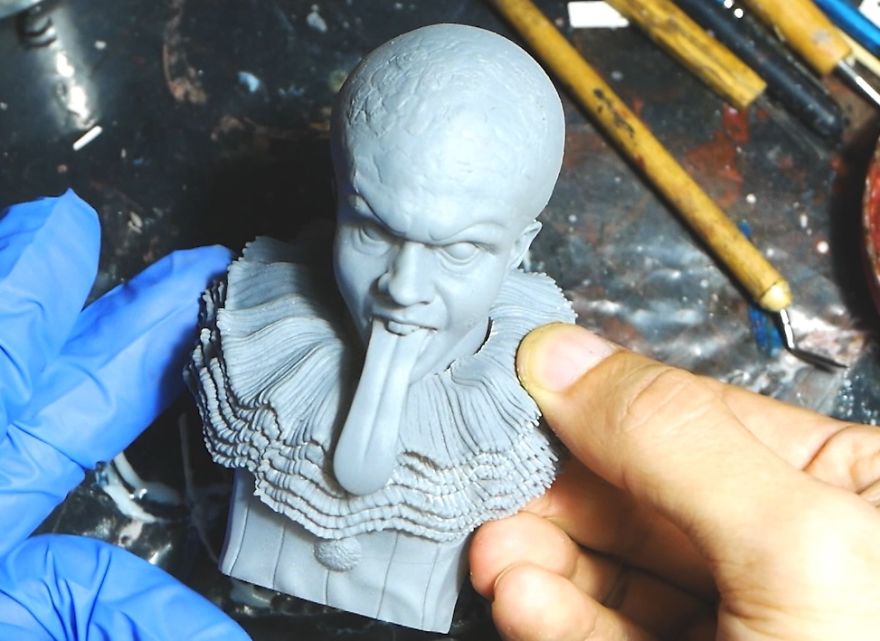 Sculpting Pennywise From It Chapter 2(2019) - 1:6 Scale Timelapse Sculpt And Painting
