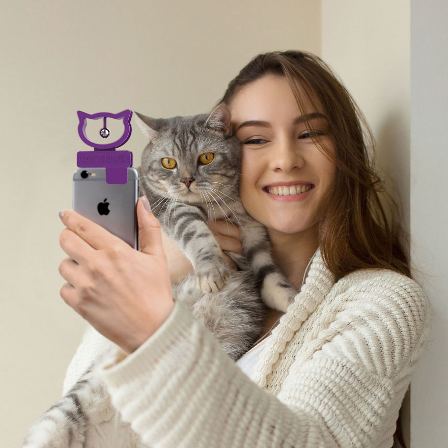 There's A Cat Selfie Device That Will Make Your Photos With Your Cat Simply Purrfect There's A Cat Selfie Device That Will Make Your Photos With Your Cat Simply Purrfect