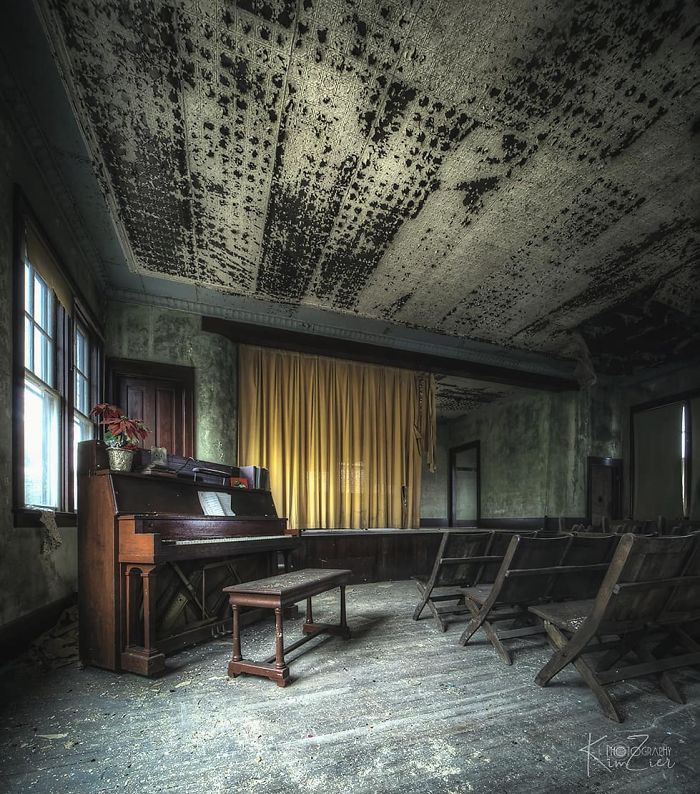 The Talent Of Photographing The Haunting Beauty Of Abandoned Places