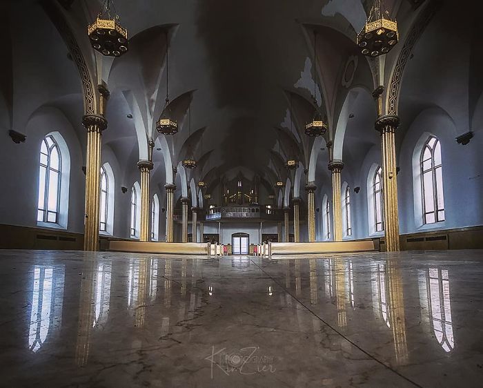 The Talent Of Photographing The Haunting Beauty Of Abandoned Places