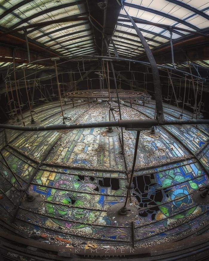 The Talent Of Photographing The Haunting Beauty Of Abandoned Places
