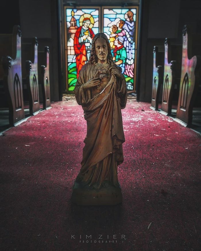 The Talent Of Photographing The Haunting Beauty Of Abandoned Places