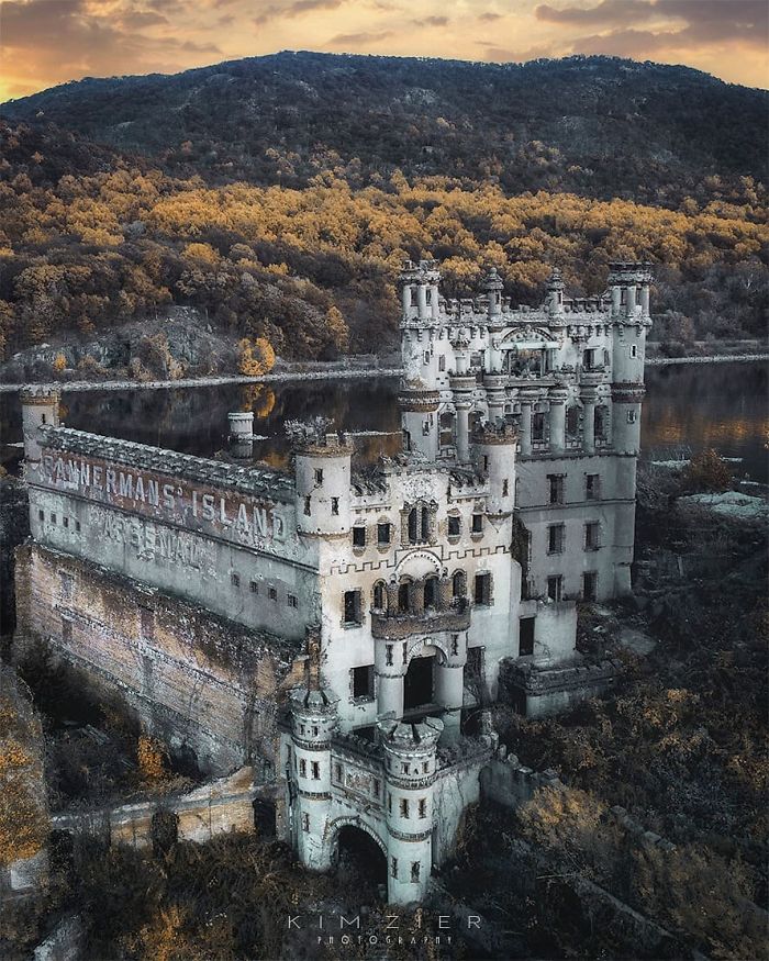The Talent Of Photographing The Haunting Beauty Of Abandoned Places