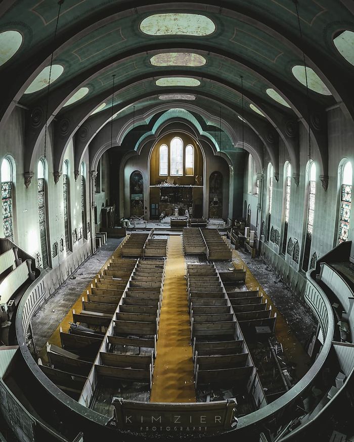 The Talent Of Photographing The Haunting Beauty Of Abandoned Places