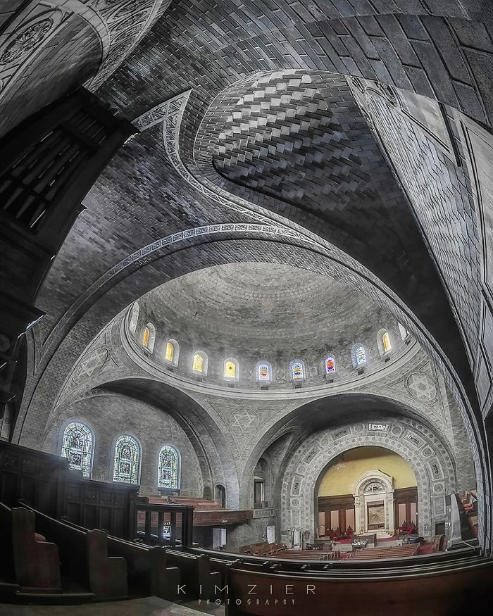 The Talent Of Photographing The Haunting Beauty Of Abandoned Places