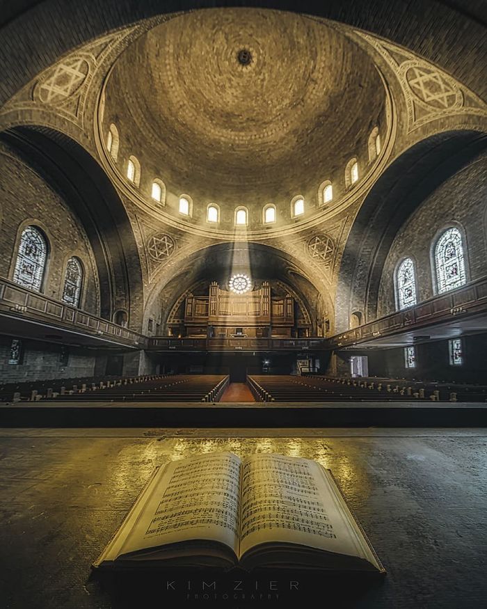 The Talent Of Photographing The Haunting Beauty Of Abandoned Places