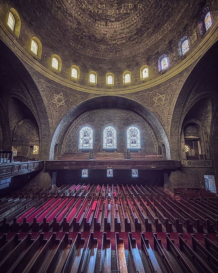 The Talent Of Photographing The Haunting Beauty Of Abandoned Places