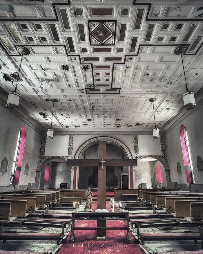 The Talent Of Photographing The Haunting Beauty Of Abandoned Places