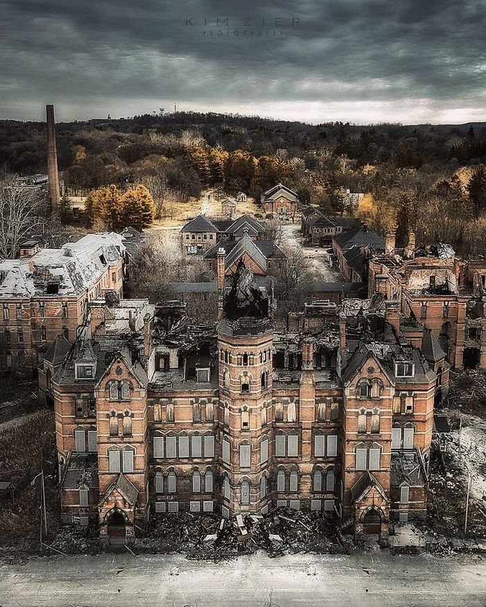 The Talent Of Photographing The Haunting Beauty Of Abandoned Places