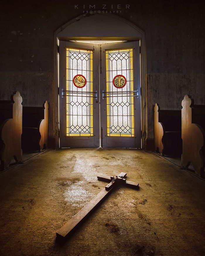 The Talent Of Photographing The Haunting Beauty Of Abandoned Places