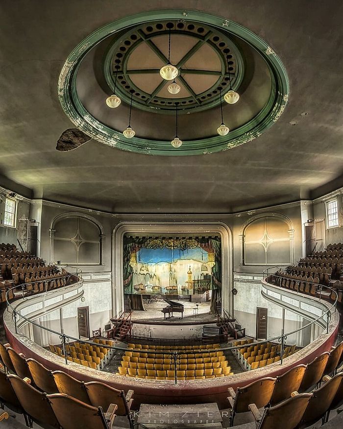 The Talent Of Photographing The Haunting Beauty Of Abandoned Places