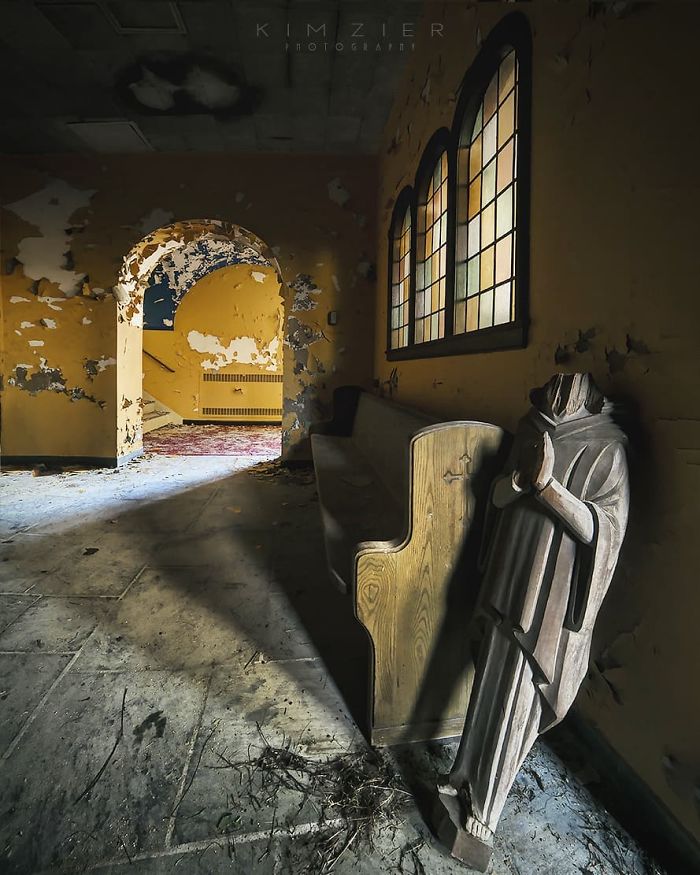 The Talent Of Photographing The Haunting Beauty Of Abandoned Places