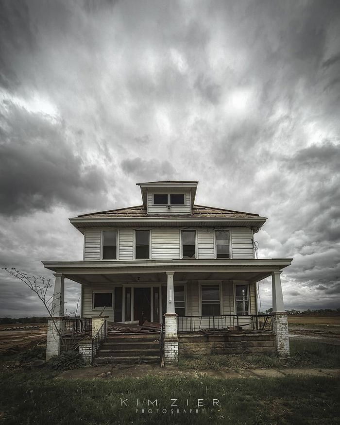 The Talent Of Photographing The Haunting Beauty Of Abandoned Places