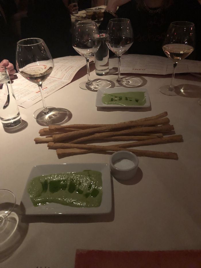 They Brought The Breadsticks Out On A Plate, Then Proceeded To Take The Plate Out From Under The Breadsticks