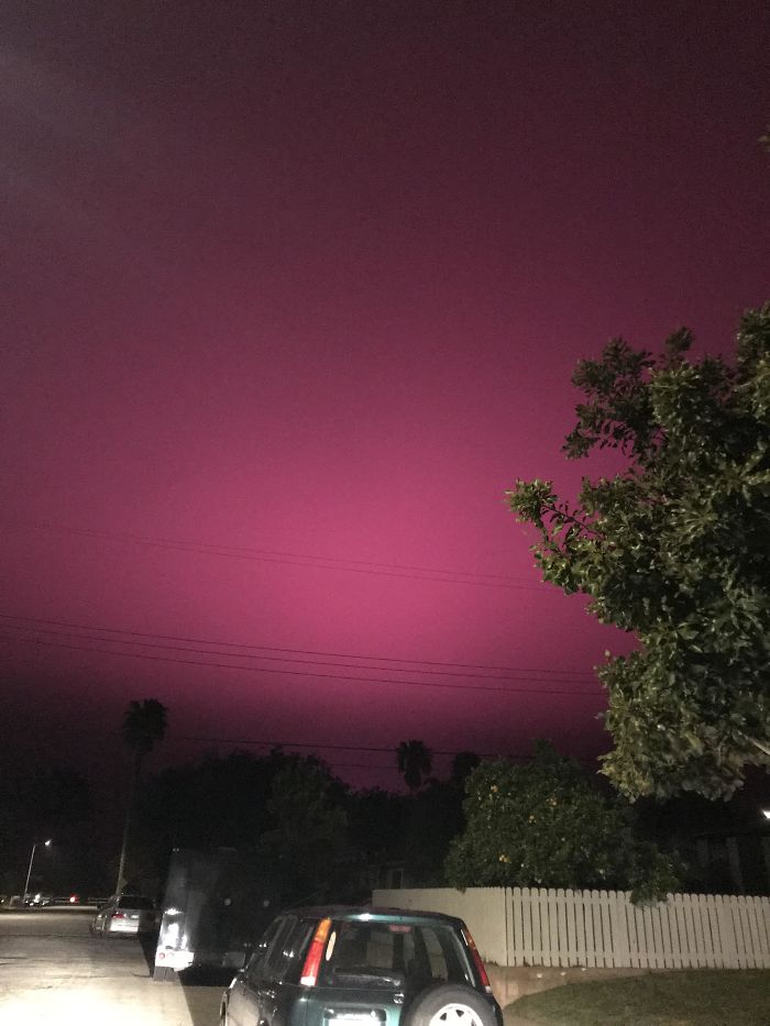 This Purple Sky In Southern California Seen At 1:30am And Lasted For Only About 5 Minutes Before Fading Away. What Is This Thing?
