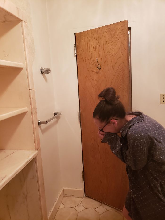 This Shower Knob Marked With An H Is Behind The Bathroom Door. We Just Bought This House And Have No Idea What It Is For. Water Rushes Through Pipes When We Turn It On But Have No Idea Where The Water Is Going