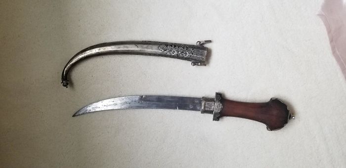 A Knife I Recieved From A Friend. His Grandparents Had Owned It. Seems Pretty Old And Rustic! Any Ideas?