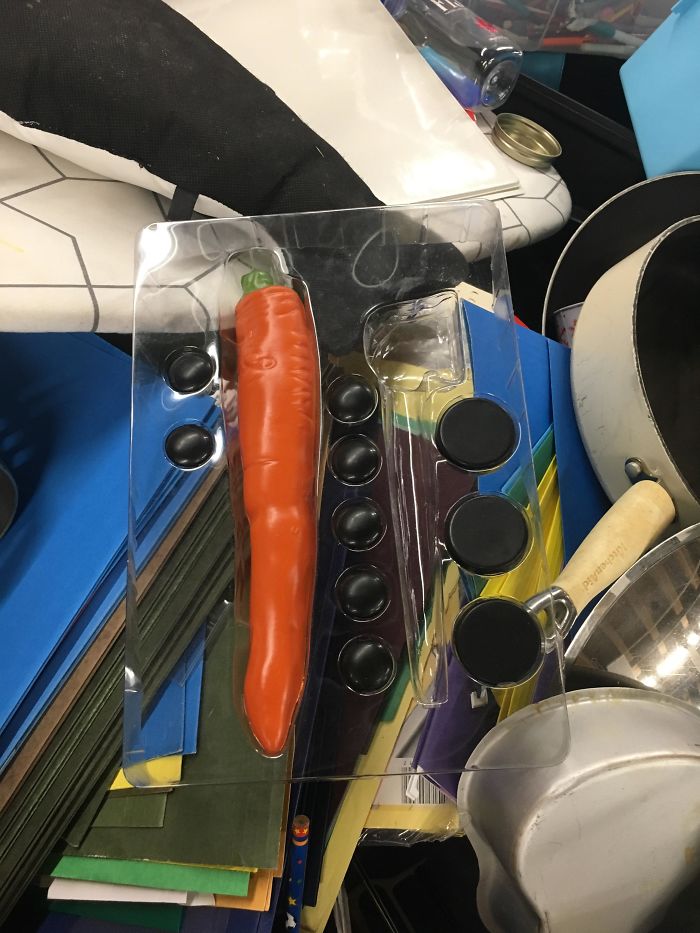 Looks Suspicious But Has Several Interchangeable Sized Tips And Appears To Have A Purpose. What Is This For?