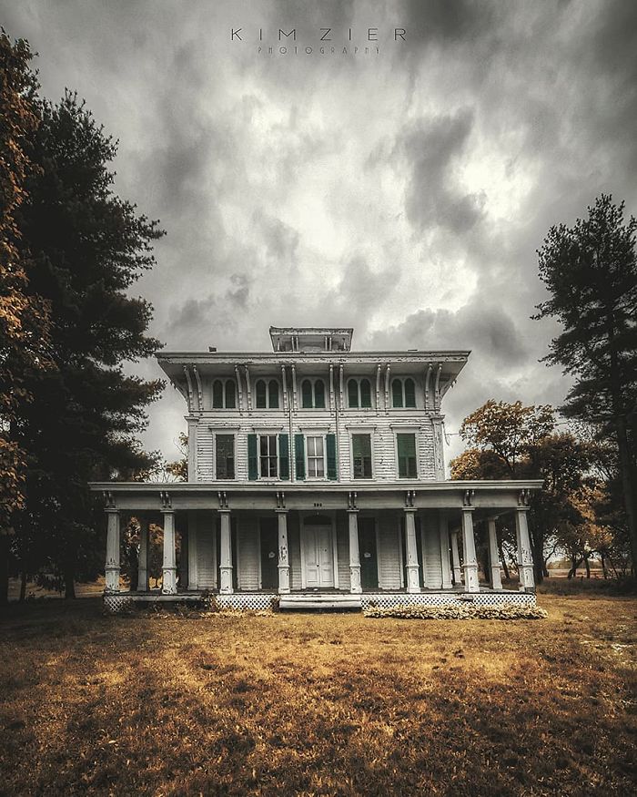 The Talent Of Photographing The Haunting Beauty Of Abandoned Places