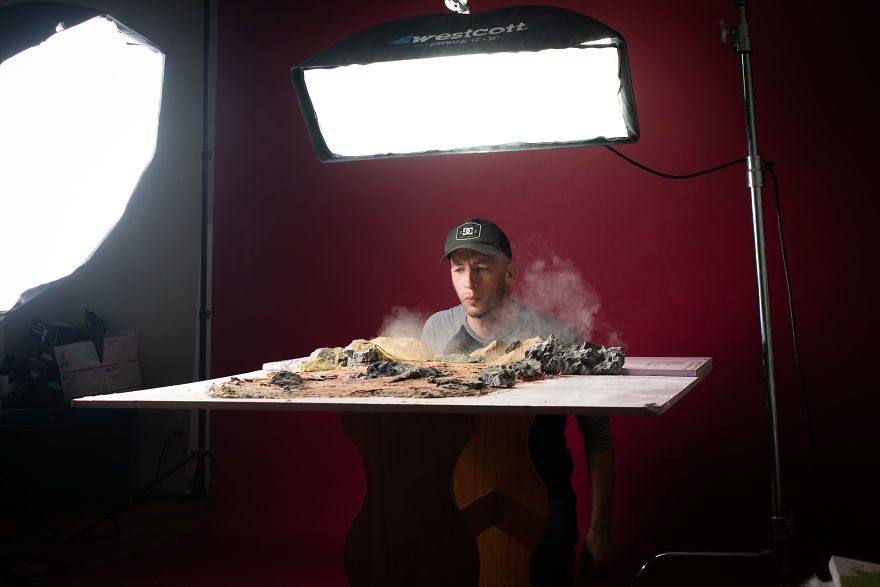 I Recreate The 'Lord Of The Rings' Scenes On A Tabletop (8 Pics)