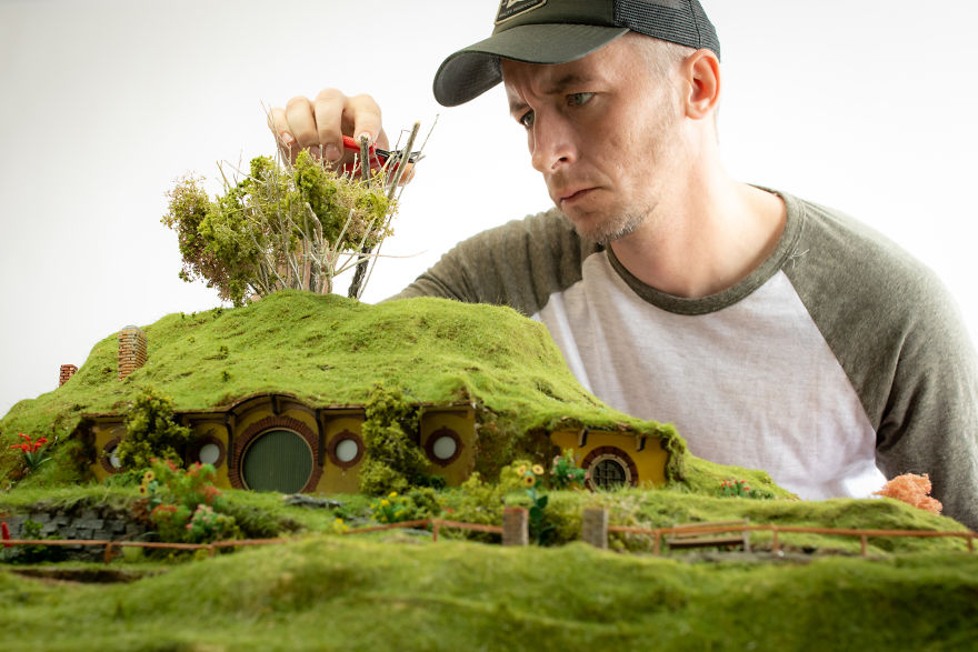 I Recreate The 'Lord Of The Rings' Scenes On A Tabletop (8 Pics) I Recreate The 'Lord Of The Rings' Scenes On A Tabletop (8 Pics)