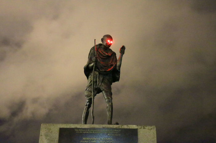 Someone Vandalized Gandhi's Statue In San Francisco And It Now Has Beaming Red Eyes