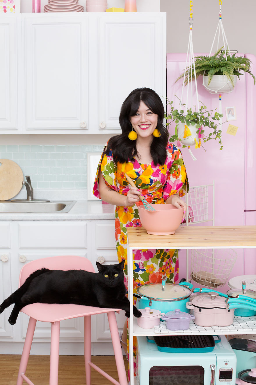 I Photograph Ladies With Their Cats To Debunk The Crazy Cat Lady Stereotype, And Here Are My Favorite Photos (16 Pics) I Photograph Ladies With Their Cats To Debunk The Crazy Cat Lady Stereotype, And Here Are My Favorite Photos (16 Pics)