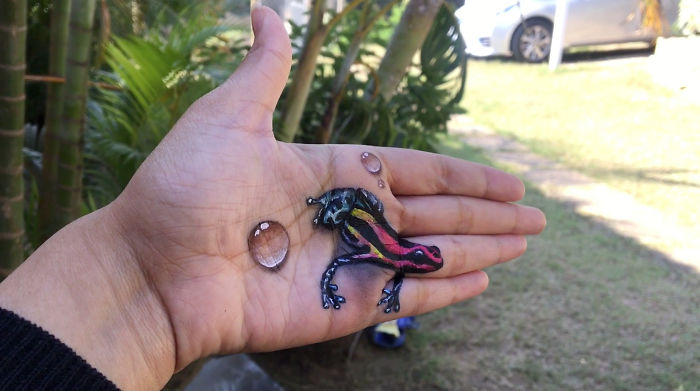 New- I Create 3D Paintings On My Left Hand