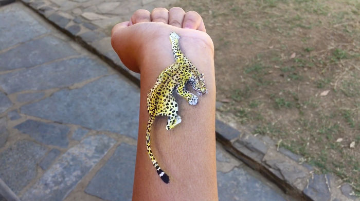 New- I Create 3D Paintings On My Left Hand