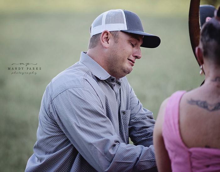 Raw Photoshoot Of Woman Preparing To Battle Breast Cancer As Husband Shaves Off Her Hair Goes Viral Raw Photoshoot Of Woman Preparing To Battle Breast Cancer As Husband Shaves Off Her Hair Goes Viral