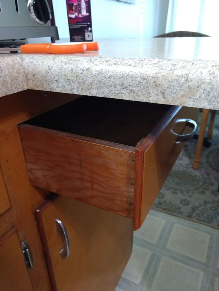 The Place I Just Moved Into Has This Infuriating Drawer In The Kitchen