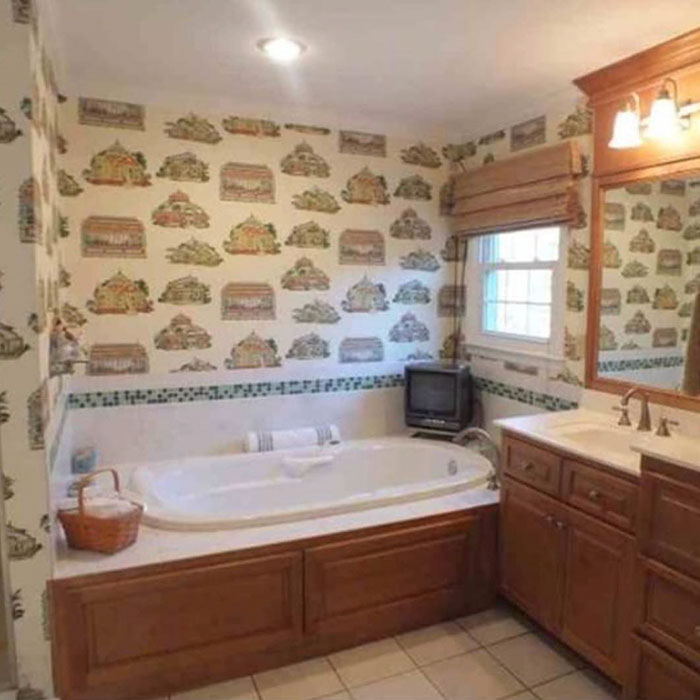 I Love To End My Day With A Hot Bath, A Little Alf On The Tube And An Ice Cold Zima. Bonus Points If You Do It Surrounded By House Wallpaper. P.s. I Had A Zima This Summer And I Didn’t Hate It