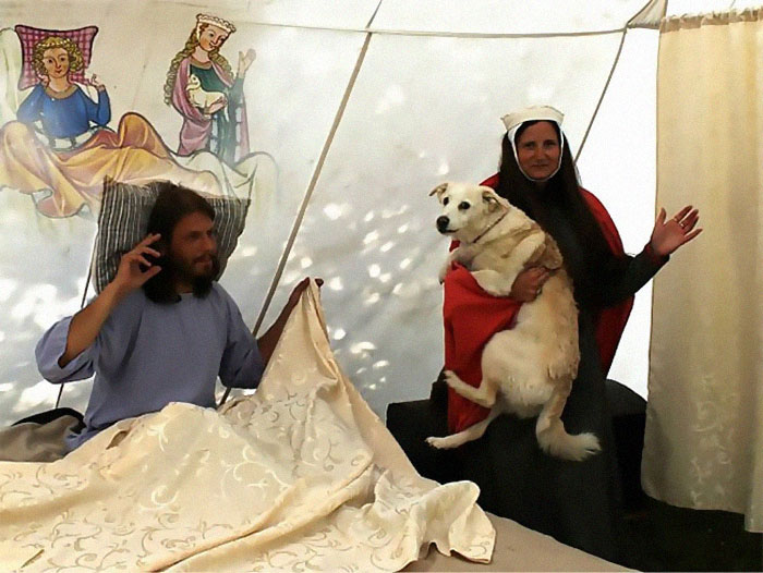 Czech-Students-Recreate-Medieval-Paintings