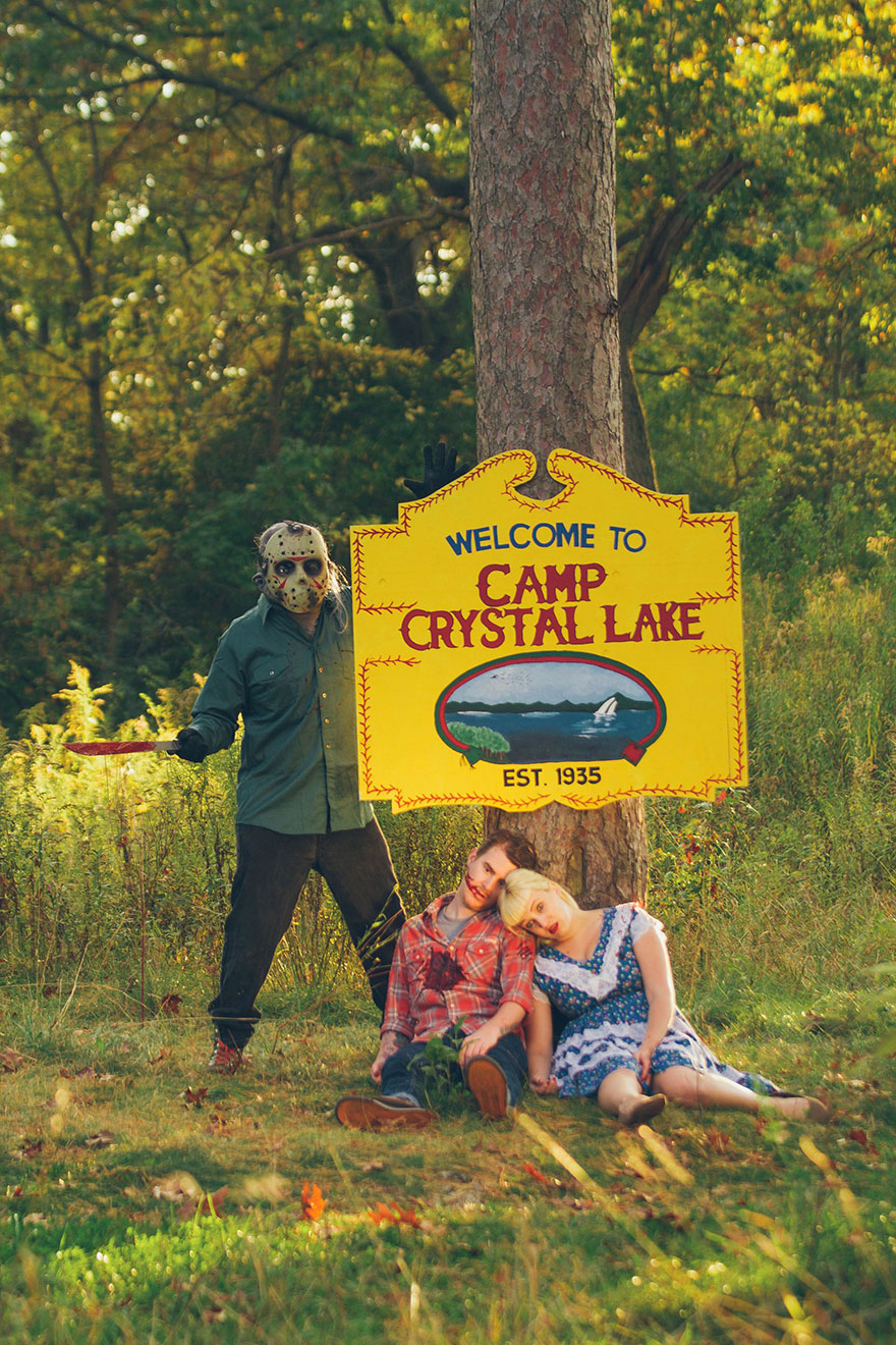 This Couple Has The Most Horrifying Engagement Photoshoot This Couple Has The Most Horrifying Engagement Photoshoot