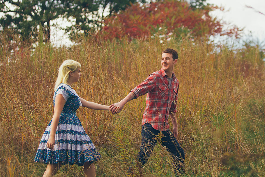 This Couple Has The Most Horrifying Engagement Photoshoot This Couple Has The Most Horrifying Engagement Photoshoot
